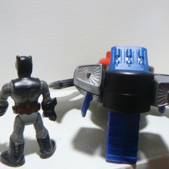 IMAGINEXT LEGENDS OF BATMAN GLIDER VEHICLE w/BATMAN & MISSILES - Picture 13 of 15